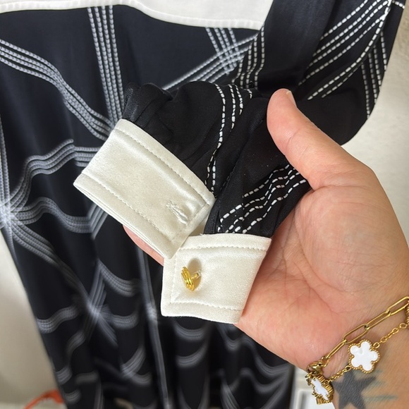 Tory Burch Anja Geometric Black White Midi Dress size M Partial Gold Buttons - Picture 9 of 16